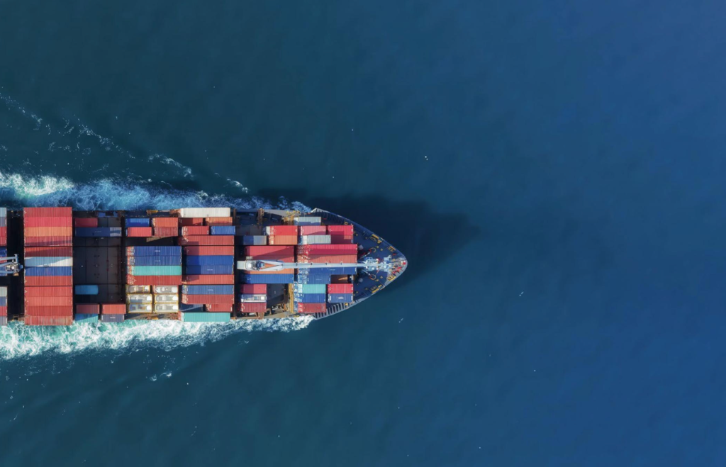 Vận chuyển logistics và container đường biển
